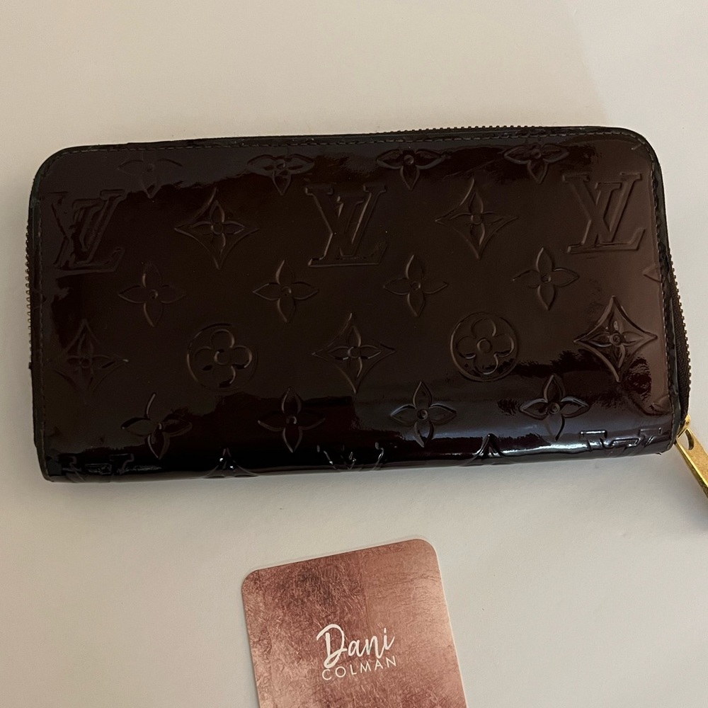 Vernis Zippy Wallet